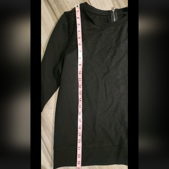 Banana Republic Long Sleeve Size Medium - Picture 2 of 4